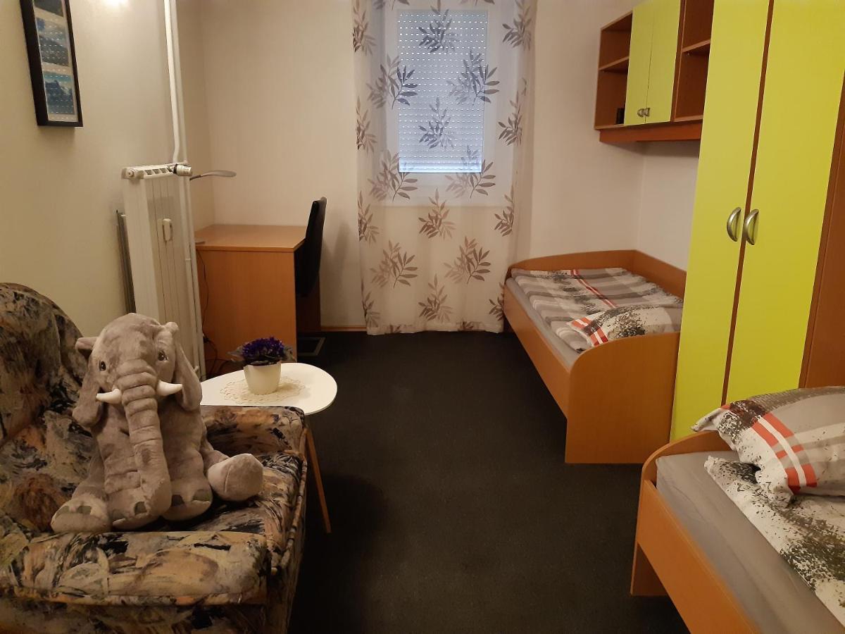 Homestay Rosalia Ljubljana Eksteriør billede
